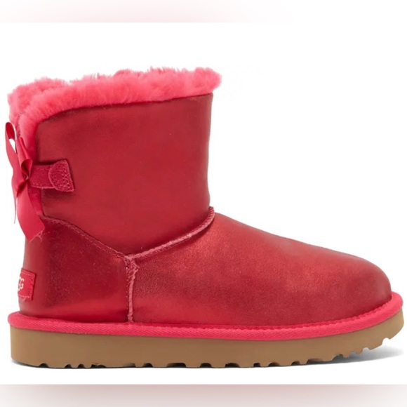 UGG 🆕 Mini Bailey Bow II Faux Shearling
Bootie. Size 9. Gorgeous rare color 🎁! - Picture 4 of 5